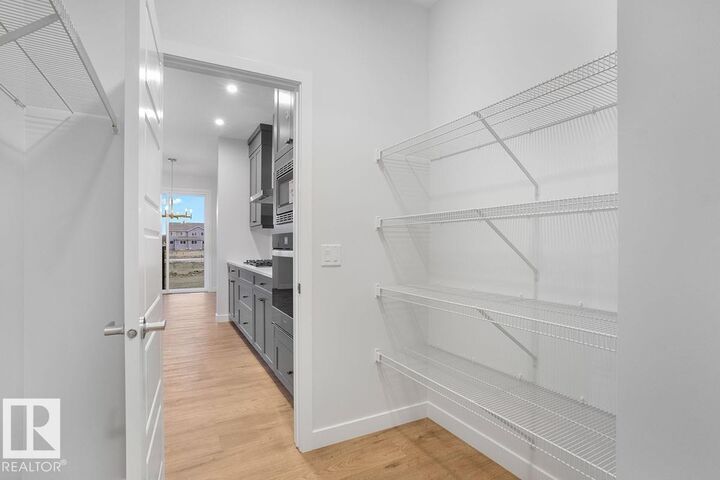 Property Photo:  3542 Erlanger Link NW  AB T6M 1J5