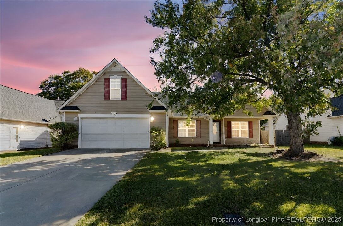 Property Photo:  1539 Pinebrook Drive  NC 28314 