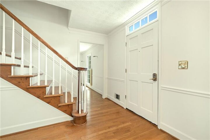 Property Photo:  1864 Gloucester Court  GA 30078