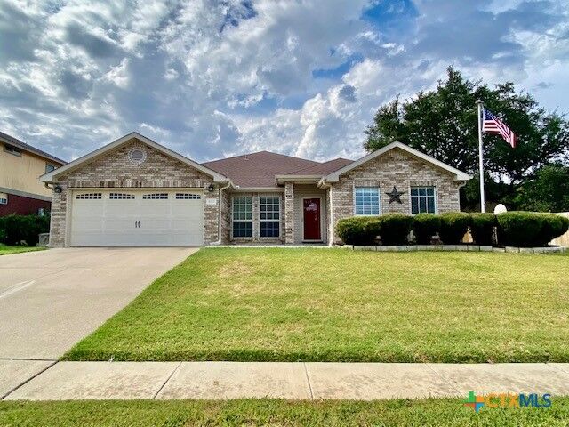 Property Photo:  1702 Margaret Lee Street  TX 76522