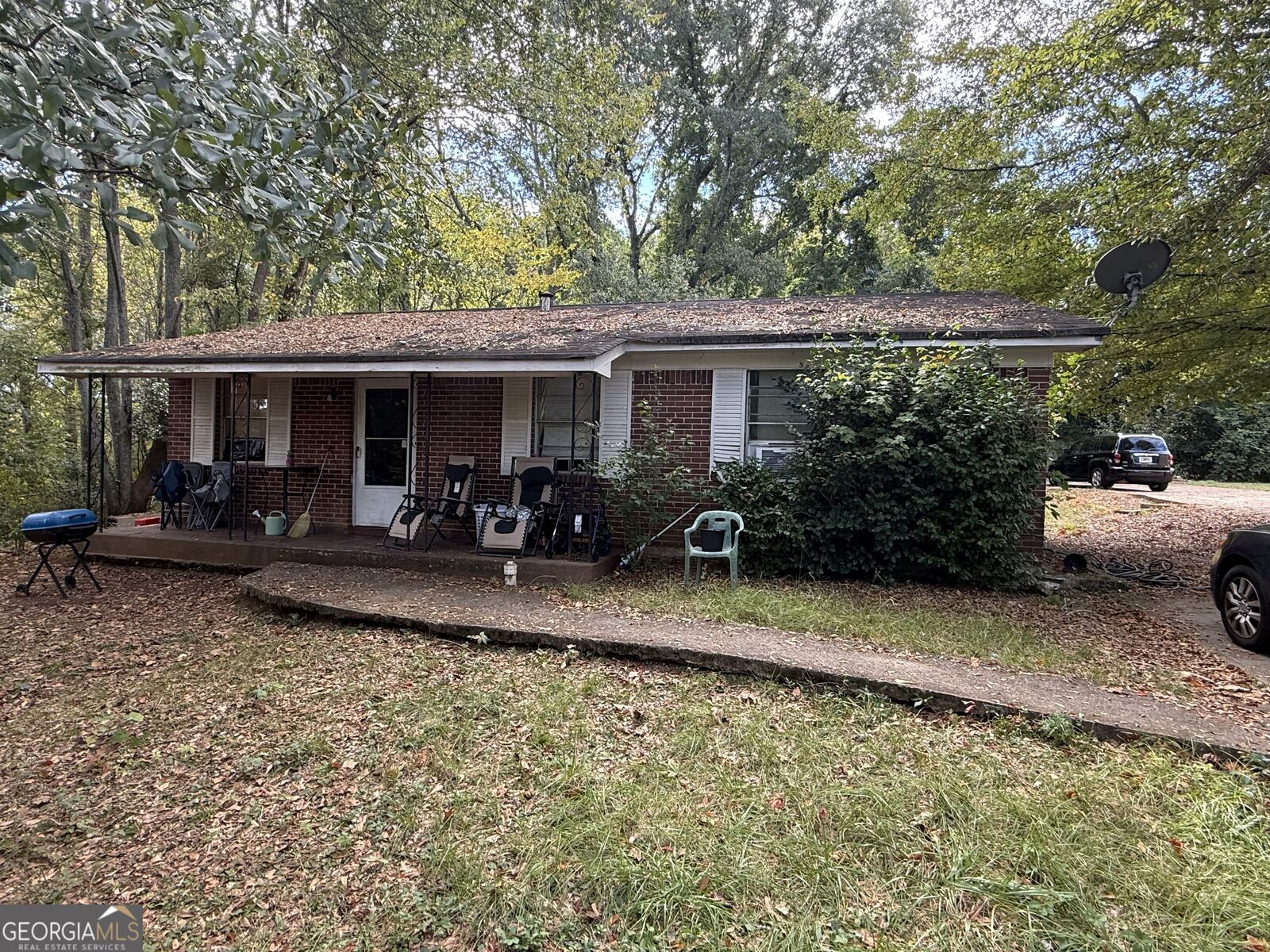 Property Photo:  618 S Harlem Circle  GA 30241 