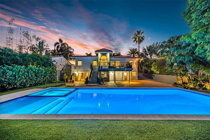 Property Photo:  744 NE 18th Ave  FL 33304 