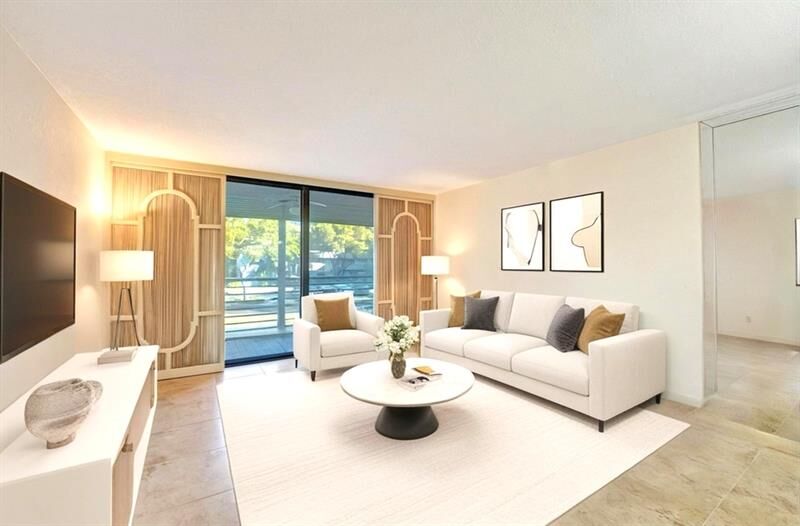 Property Photo:  900 Colony Point Cir 221  FL 33026 