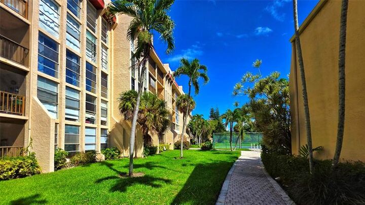 Property Photo:  2001 Atlantic Shores Blvd 411  FL 33009
