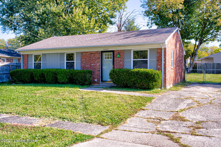 Property Photo: 9407 Coolridge Dr KY 40229