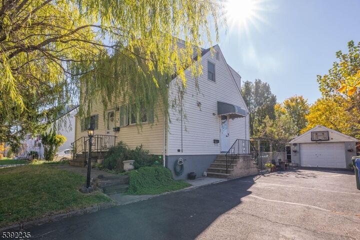 Property Photo:  2604 Parkway Ave 2  NJ 07036 