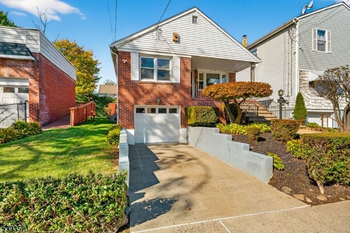 Property Photo:  294 E 27th St  NJ 07514