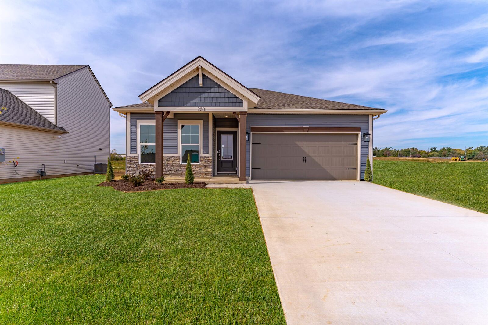 Property Photo:  253 Applegate Dr  KY 42420 