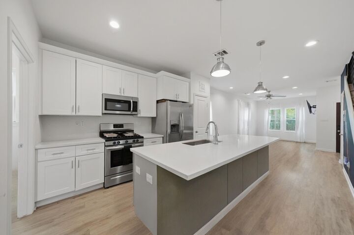 Property Photo: 3536 Rebecca Street TX 77021