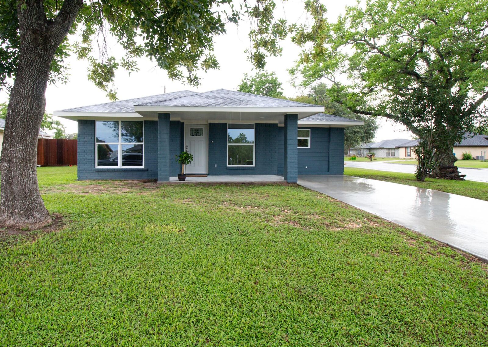 Property Photo: 1017 Glen Lake Court TX 77434