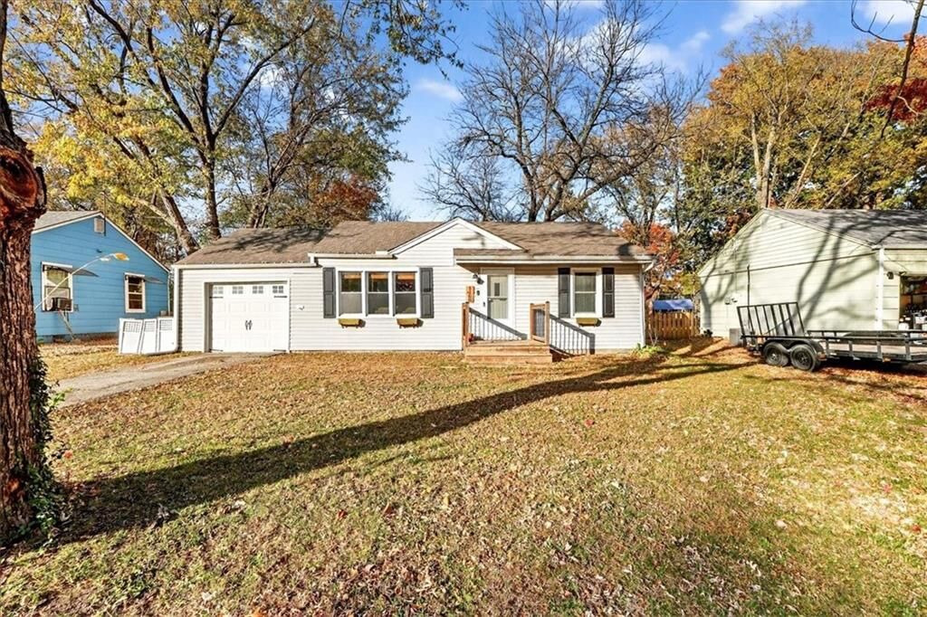 Property Photo:  1100 E Cedar Street  KS 66061 