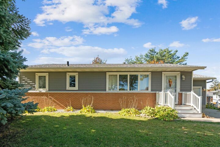 Property Photo: 3709 Laurinda Drive IA 50613