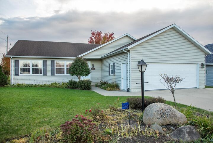 Property Photo:  3812 Monaghan Drive  IA 50677