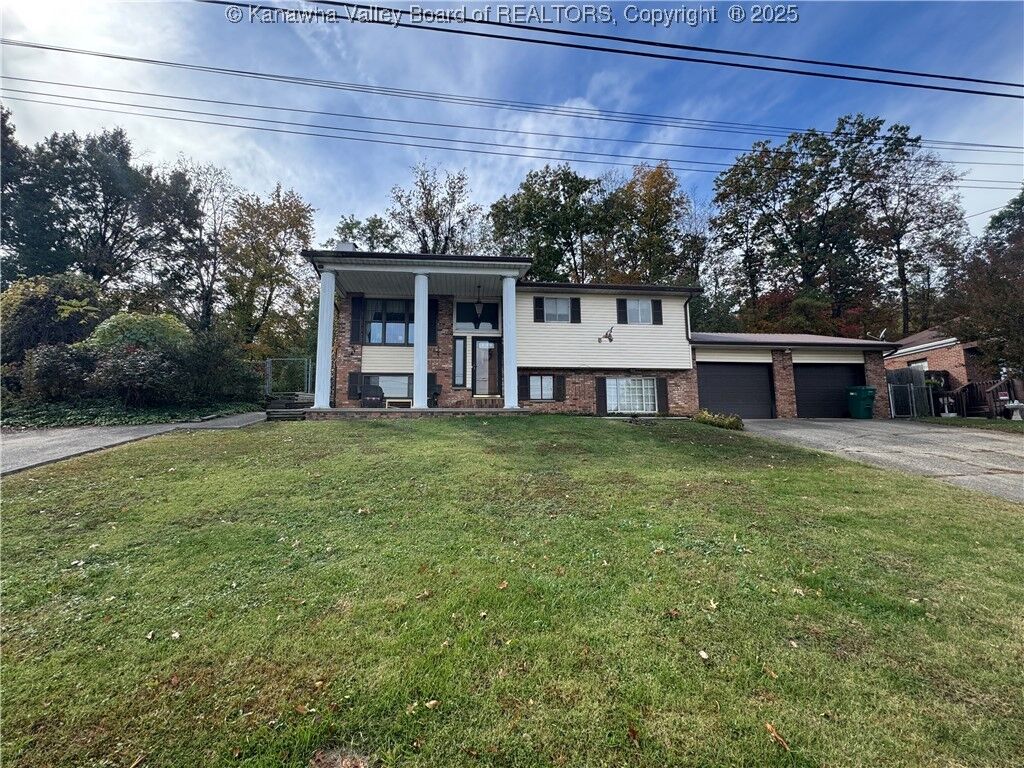 Property Photo: 111 Oakland Drive WV 25313