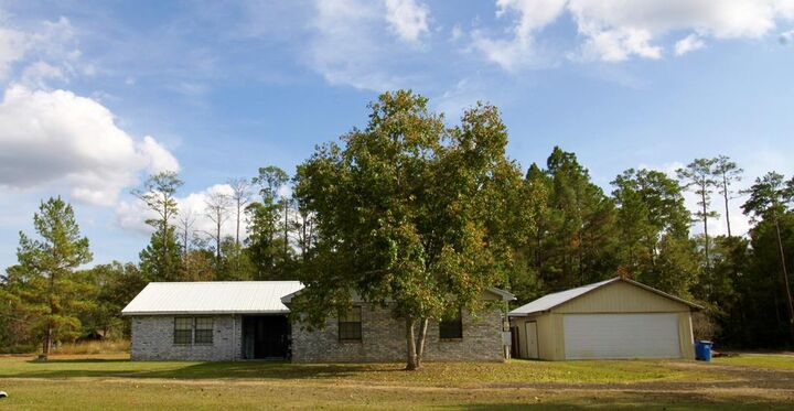 Property Photo: 110 Paul Street TX 75980