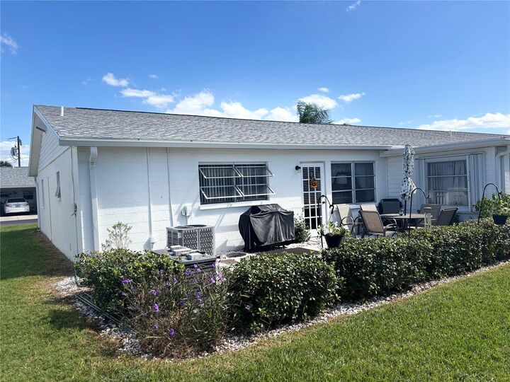 Property Photo:  5983 Coral Way  FL 34207