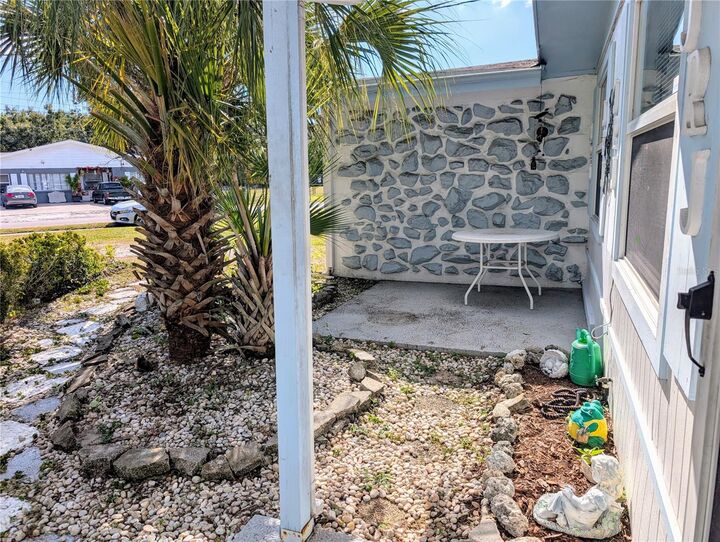 Property Photo:  911 60th Avenue W  FL 34207