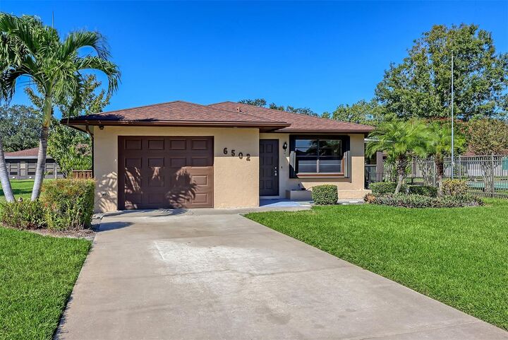 6502 Heritage Lane  Bradenton FL 34209 photo