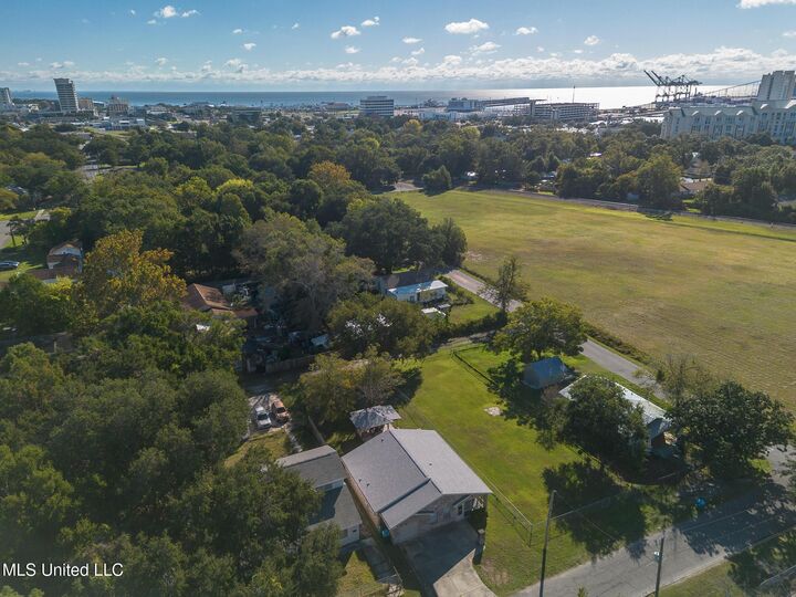 Property Photo: 1310 36th Avenue MS 39501