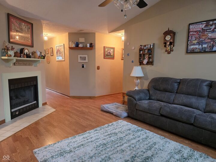 Property Photo:  904 N Hamilton Drive  IN 47240 