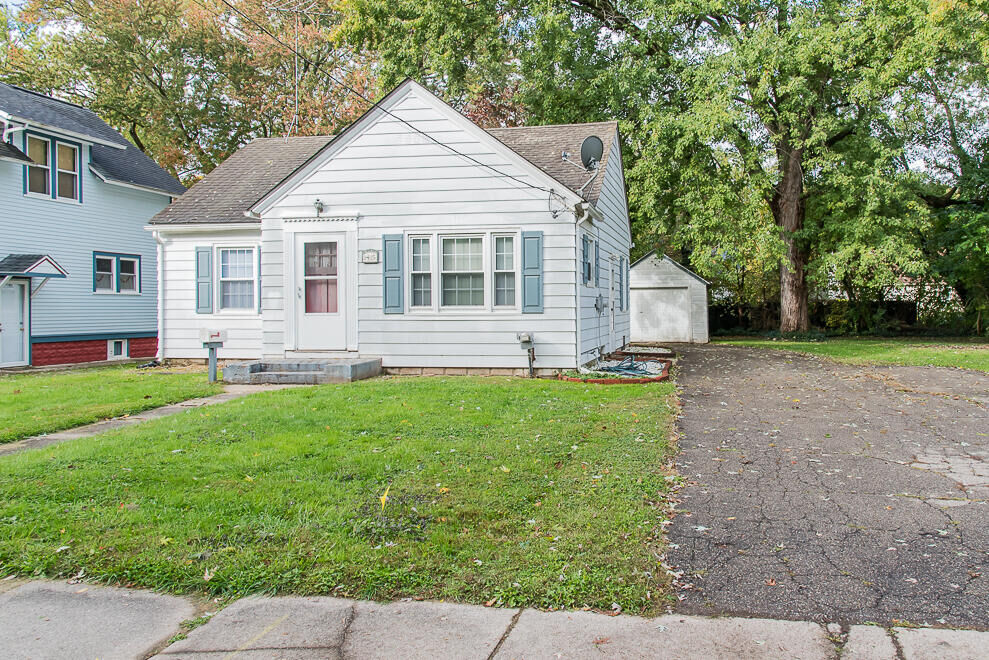 Property Photo:  1415 Nassau Street  MI 49048