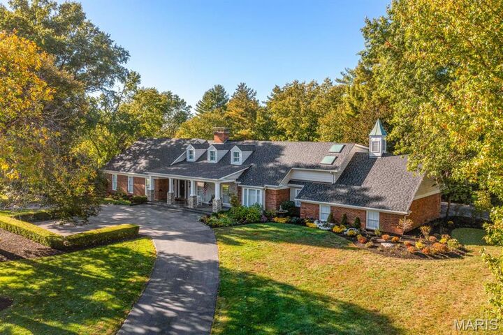 Property Photo:  13527 Royal Glen Drive  MO 63131