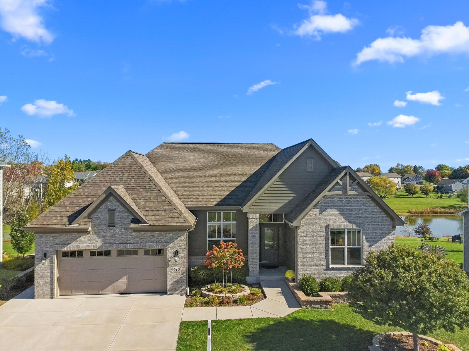 Property Photo:  478 Tomahawk Dr  WI 53181