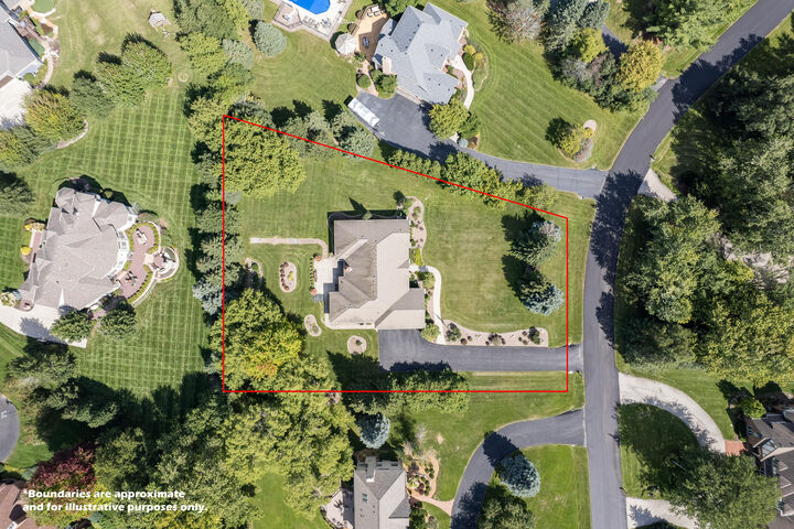 Property Photo:  N25w30832 Overlook Ct  WI 53018