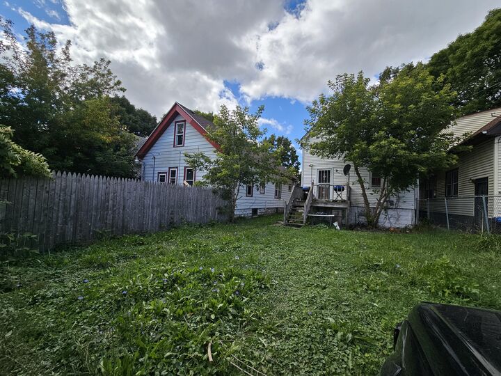 Property Photo:  4050 N 6th St  WI 53212