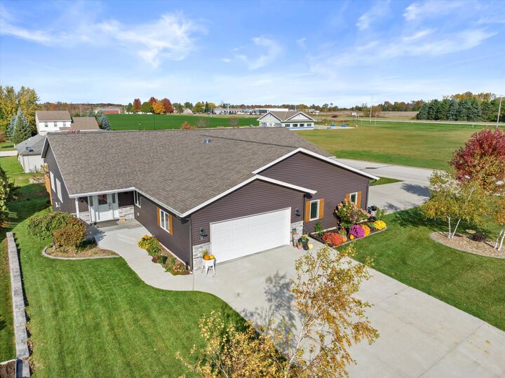 253 Christines Way  Random Lake WI 53075 photo