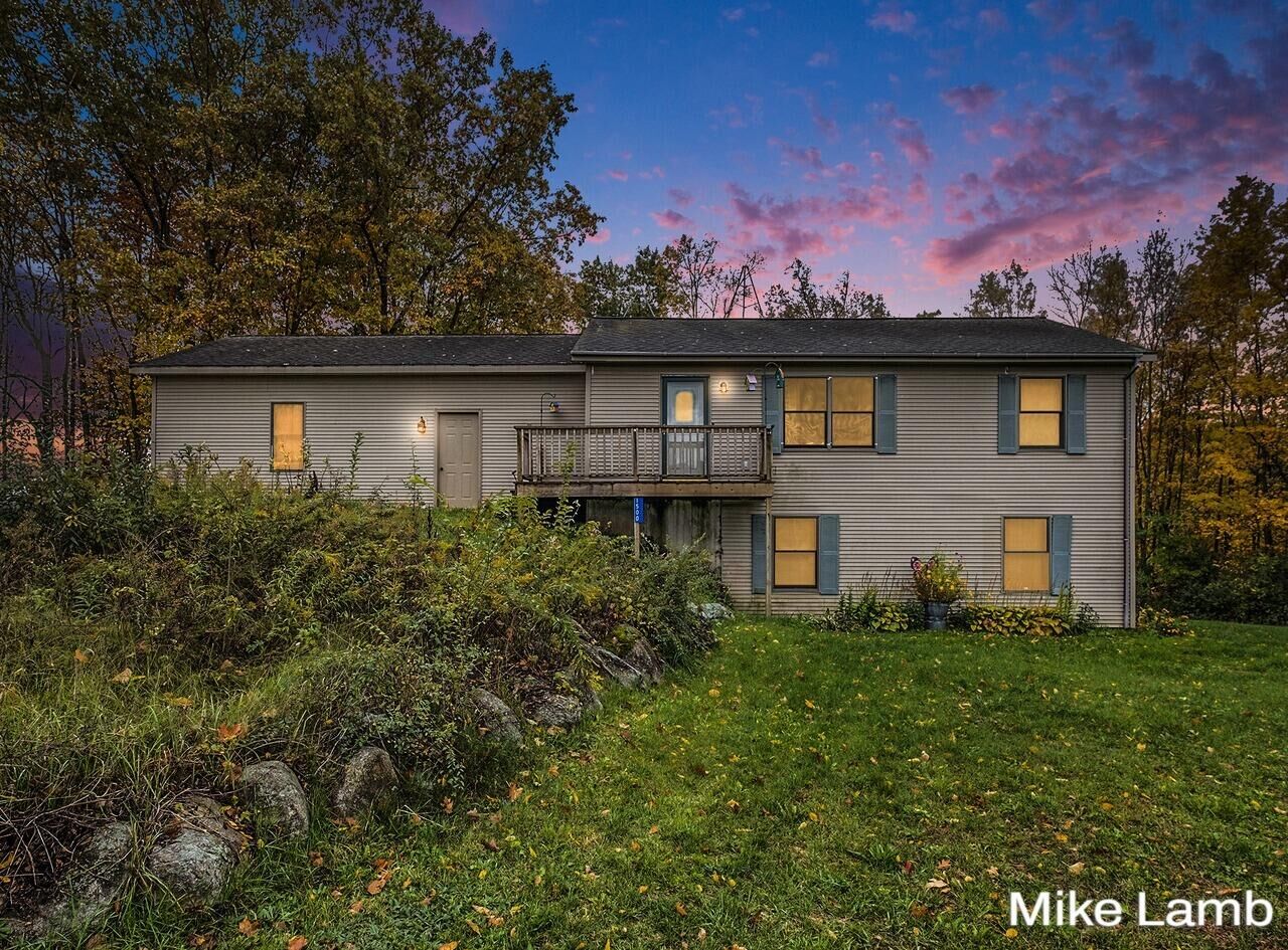 Property Photo:  1500 Serenity Valley Drive NE  MI 49319