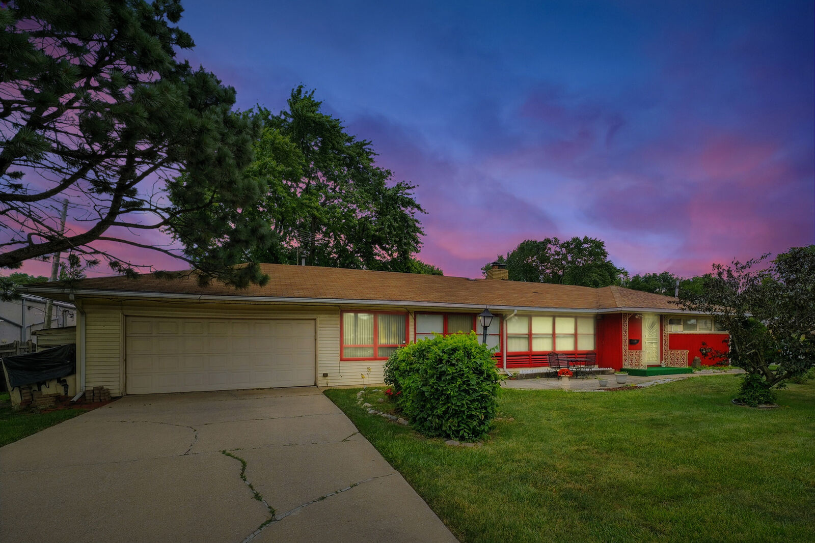 Property Photo: 16632 Emerald Avenue IL 60426