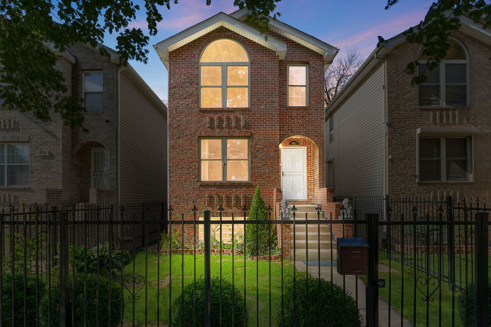 Property Photo:  6852 S Michigan Avenue  IL 60619