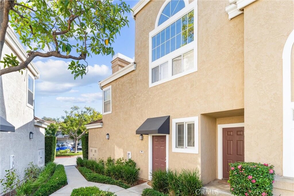 Property Photo:  25061 Calle Playa H  CA 92677