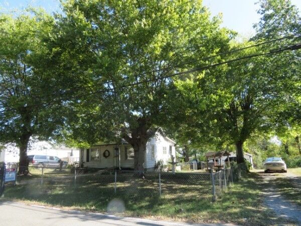 Property Photo:  2306 Alpine Ave  TN 37218
