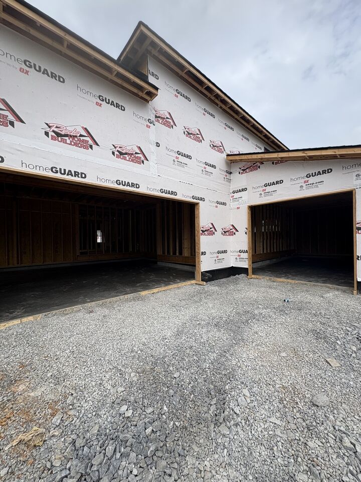 Property Photo:  370 Young Ln  TN 37146