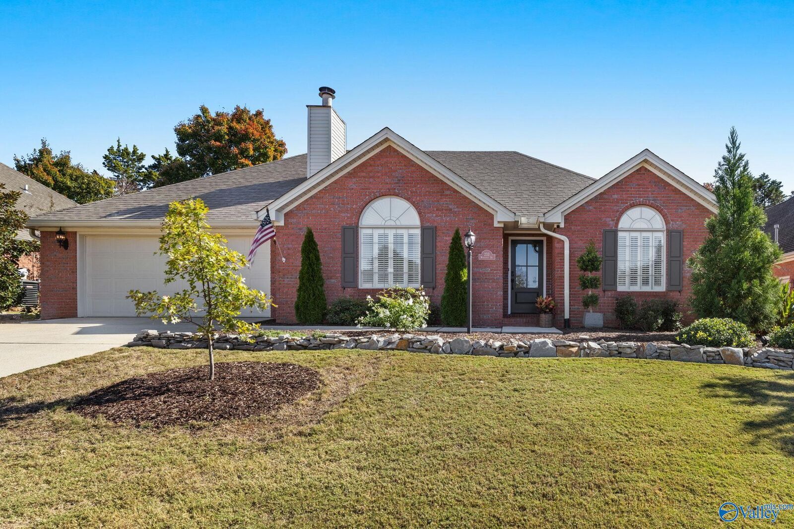 Property Photo:  233 Woodcrest Drive  AL 35630