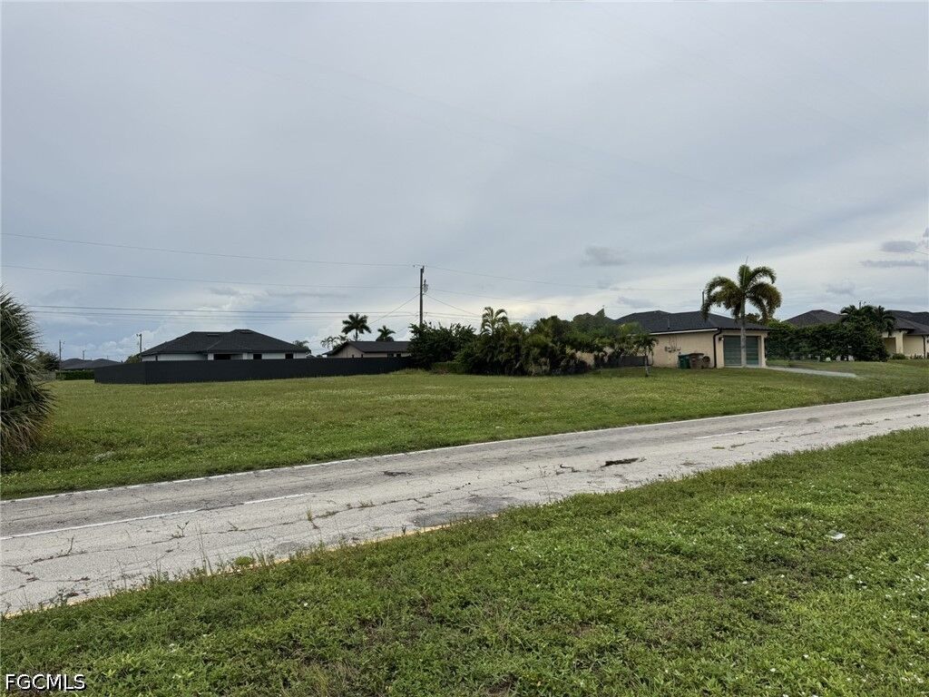 Property Photo: 1935 Kismet Parkway E FL 33909