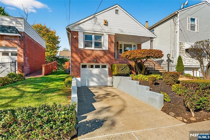 Property Photo:  294-296 E 27th Street  NJ 07514