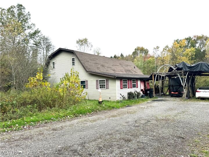 Property Photo:  49358 England Drive  OH 44413