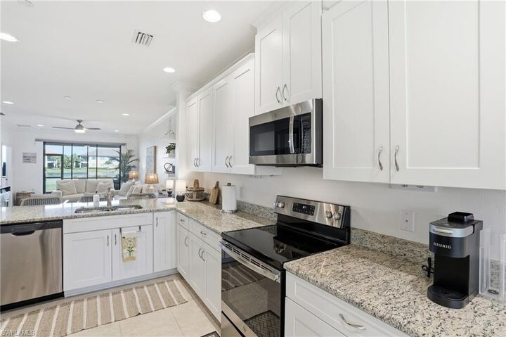 Property Photo:  9374 Pocida Ct 101  FL 34119 