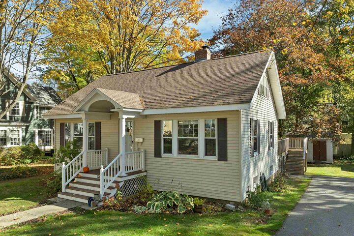 Property Photo:  320 Thaxter Road  NH 03801