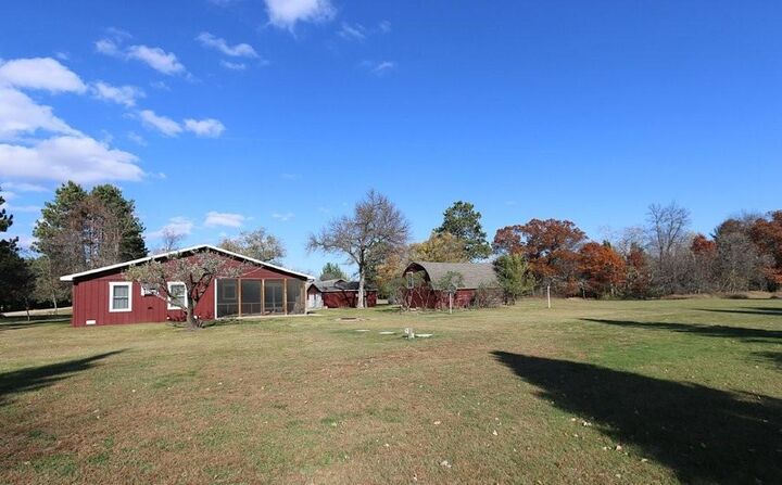 Property Photo: 886 2nd Street SE MN 56479