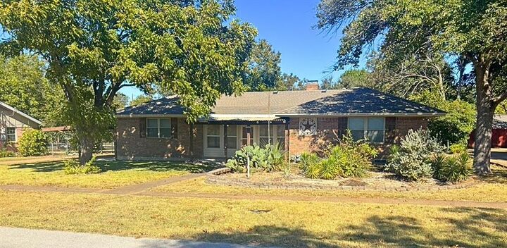 Photo de la propriété:  207 W Alabama Avenue  TX 76065