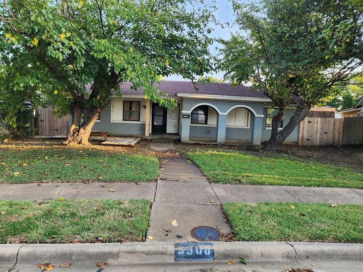 Property Photo:  3908 Cody Court  TX 75062