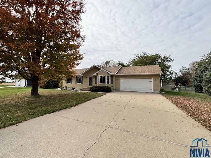 Property Photo:  904 Shannon Drive  SD 57038