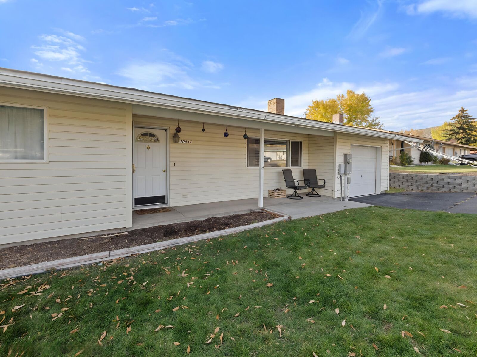 Property Photo:  10414 Kincheloe Avenue  OR 97603 