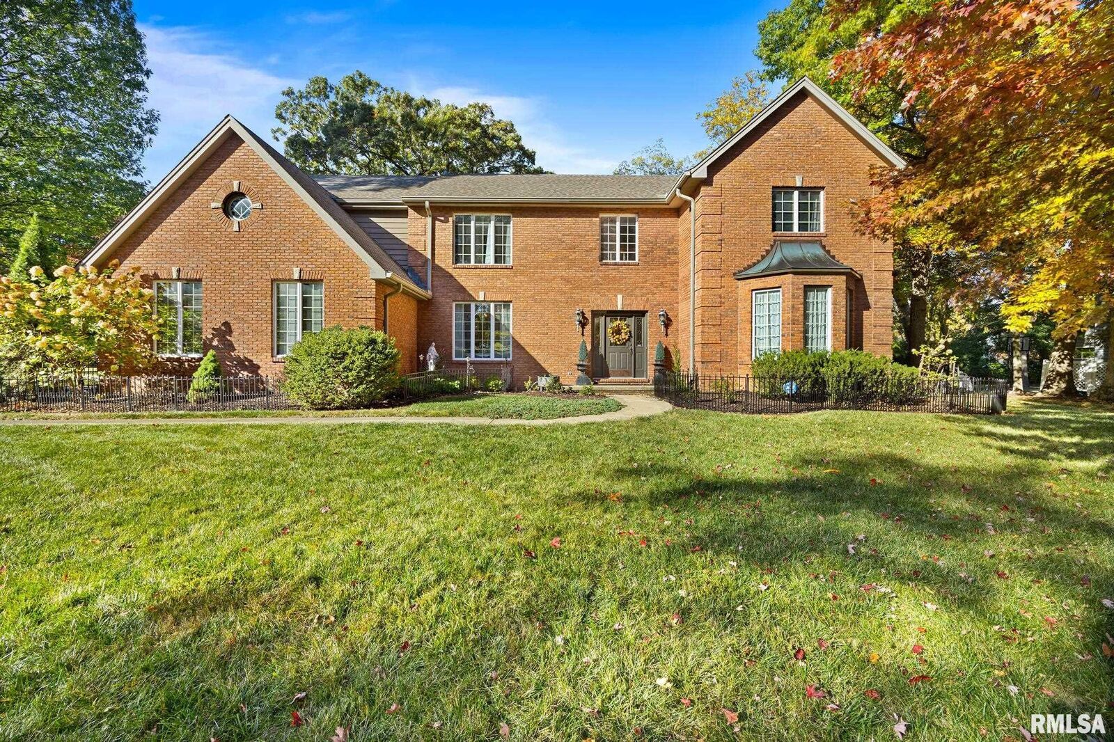 Property Photo: 622 W Ravinwoods Road IL 61615