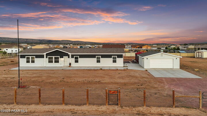 Property Photo:  26243 N Vineyard Lane  AZ 86334
