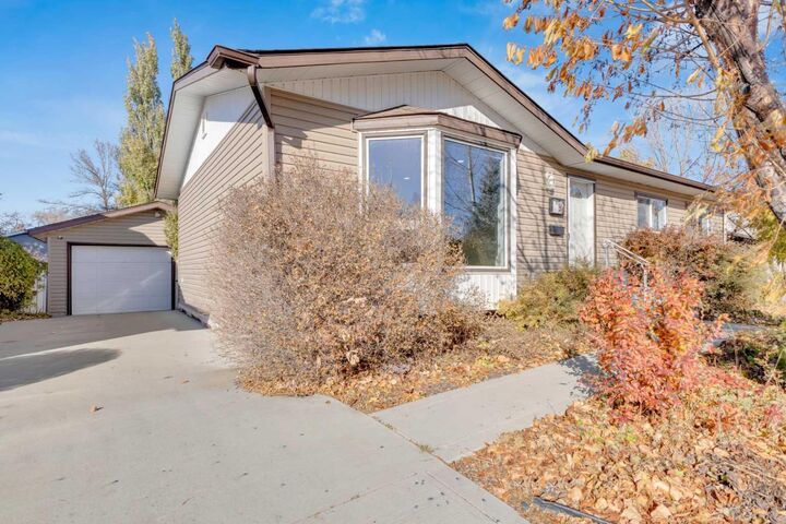 20 Stirling Close  Red Deer AB T4N 0A9 photo